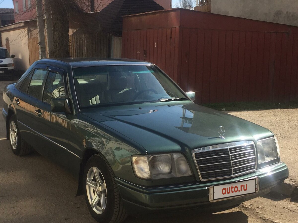 Купить б/у MercedesBenz EКласс I (W124) 200 2.0d MT (75