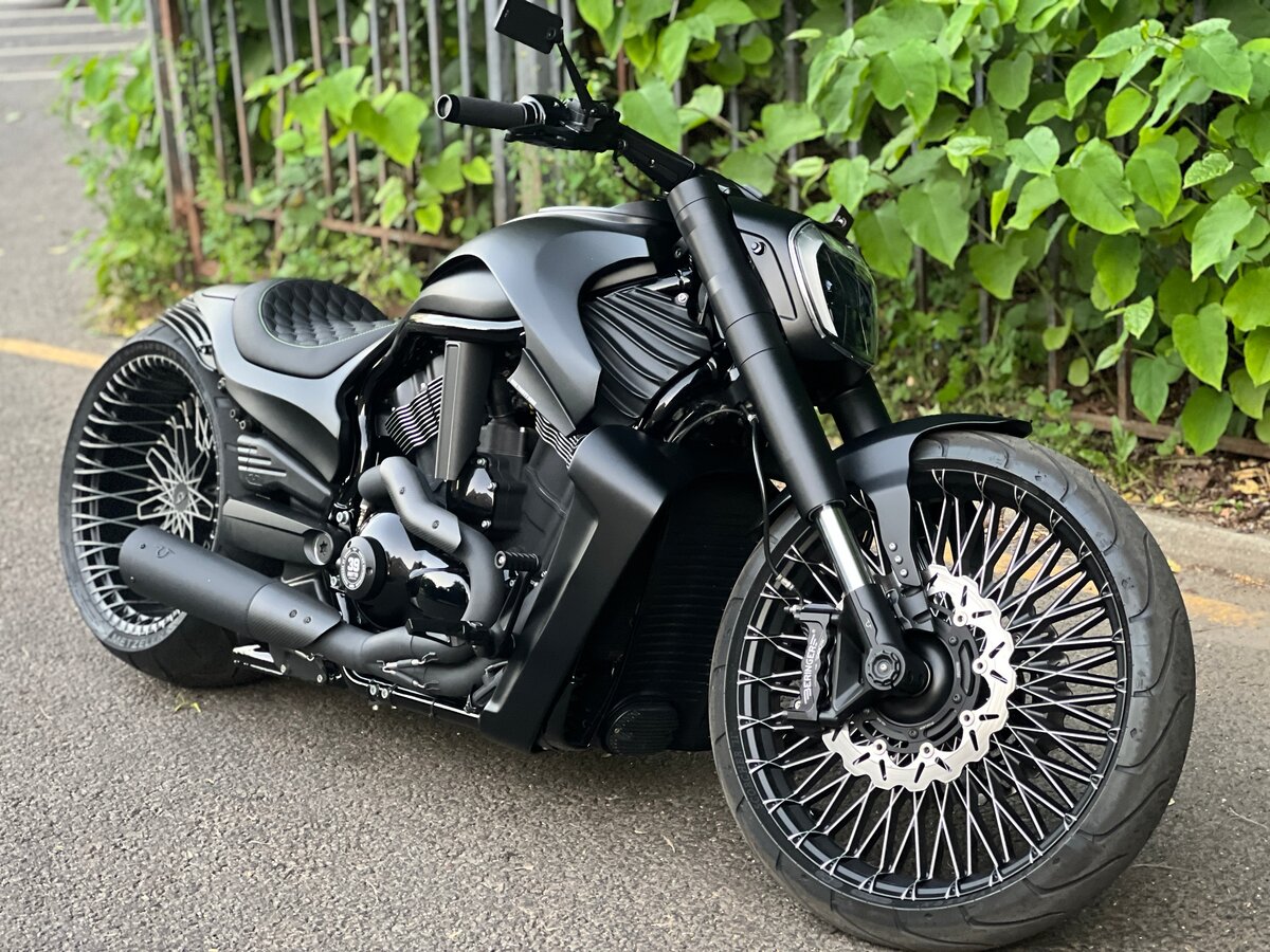 Harley Davidson v Rod красный