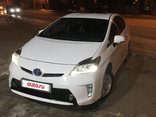 2012 Toyota Prius III Рестайлинг (XW30), белый, 1350000 рублей, вид 1