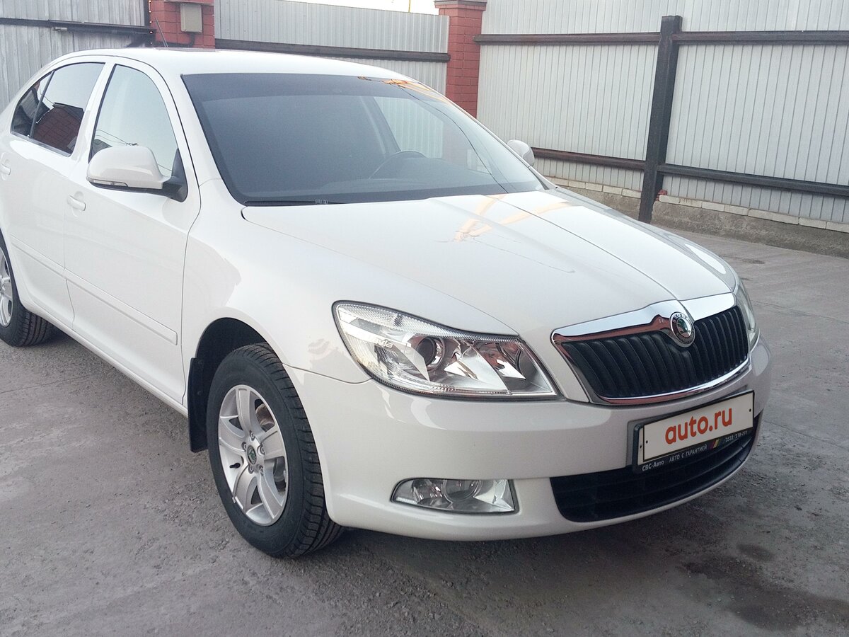 Skoda Octavia 2012 белая