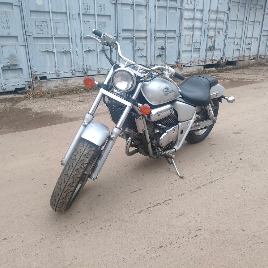 Honda Magna