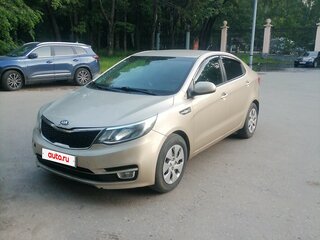 2015 Kia Rio III Рестайлинг, бежевый, 718000 рублей, вид 1