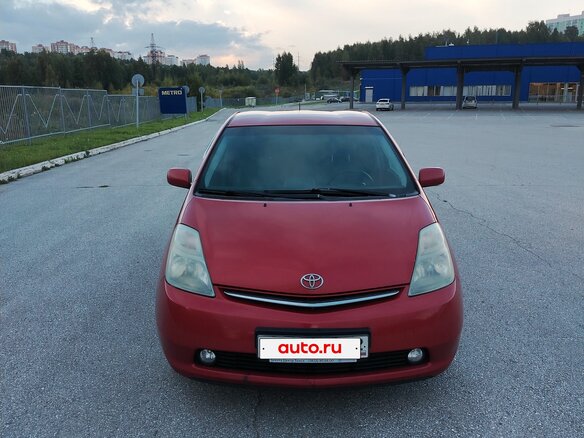 2009 Toyota Prius II Рестайлинг (XW20), красный, 920000 рублей