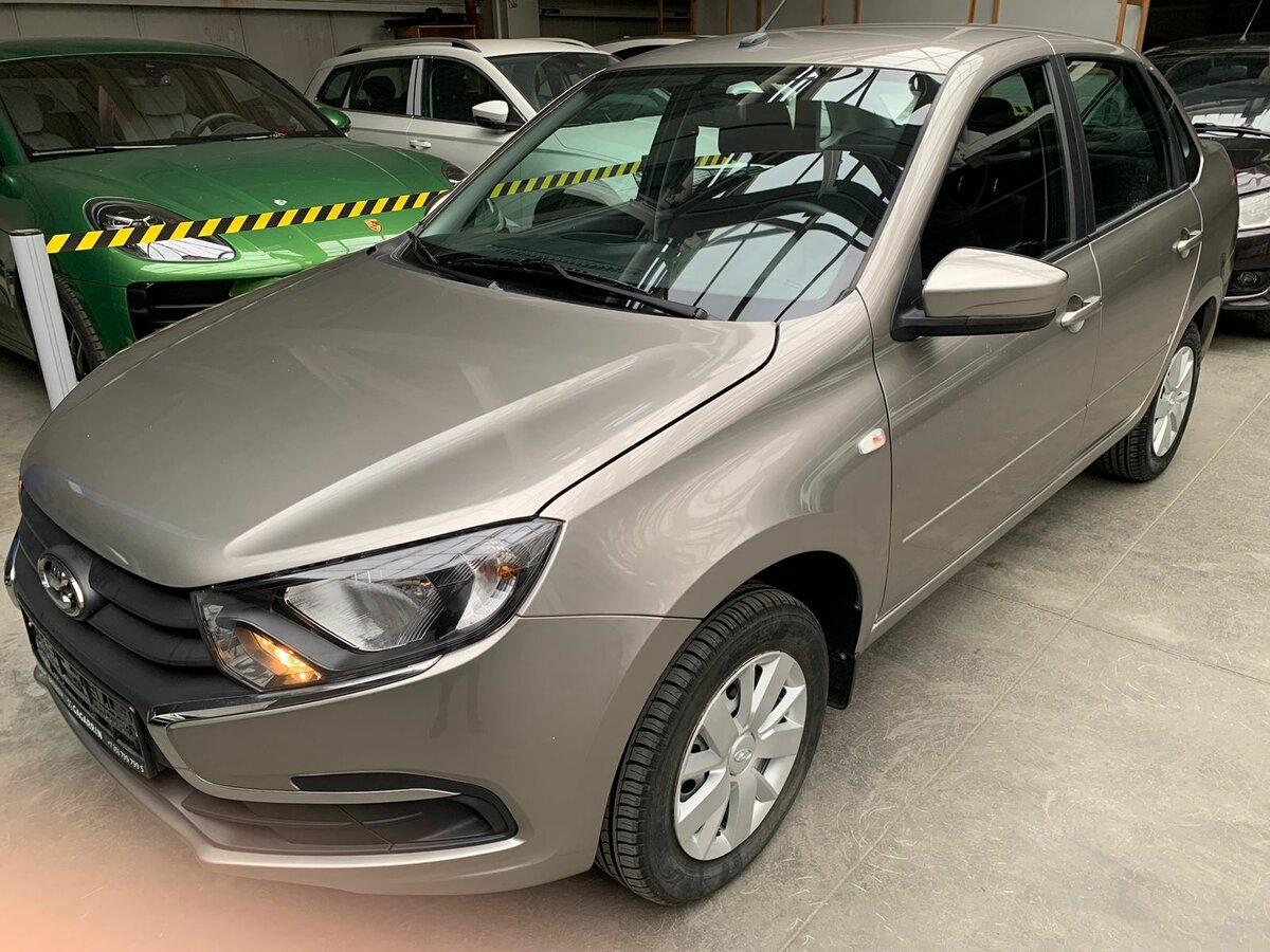 Как будет выглядеть новая Lada Granta - Ведомости