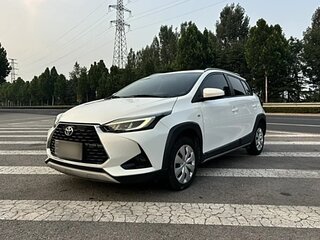 2021 Toyota Yaris L XP150 Рестайлинг, белый, 990000 рублей, вид 1
