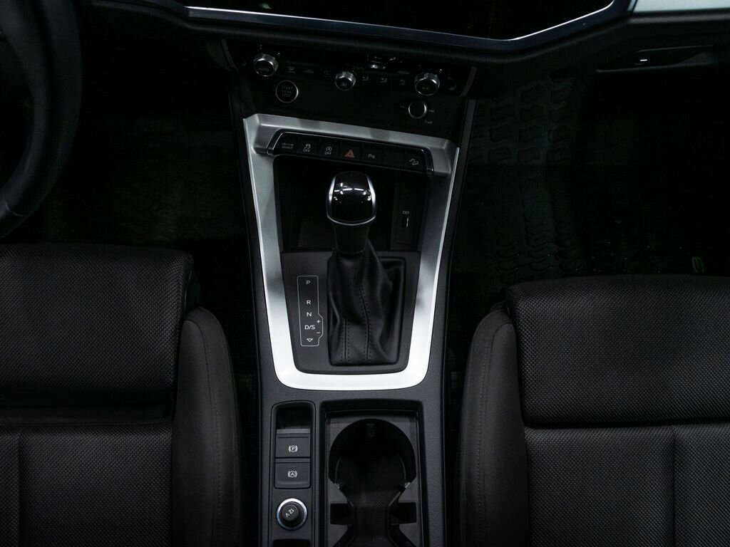2020 Audi Q3 Sportback 40 TFSI I (F3), чёрный, 3550000 рублей - вид 16