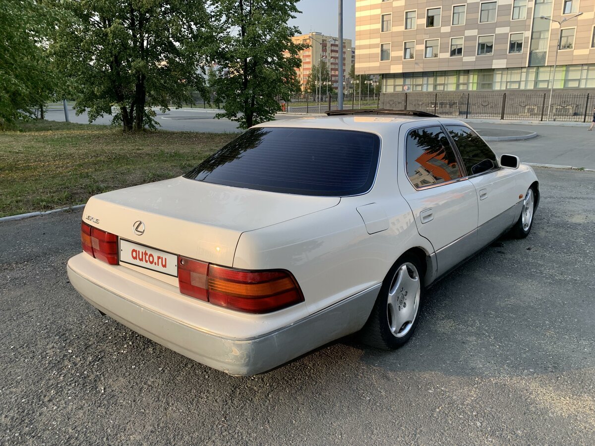 Лексус 1998 года