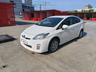 2011 Toyota Prius III (XW30), белый, 1099000 рублей, вид 1
