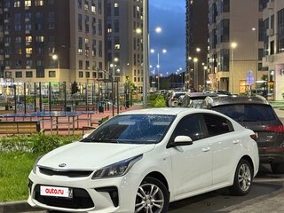 2020 Kia Rio IV, белый, 1550000 рублей, вид 1