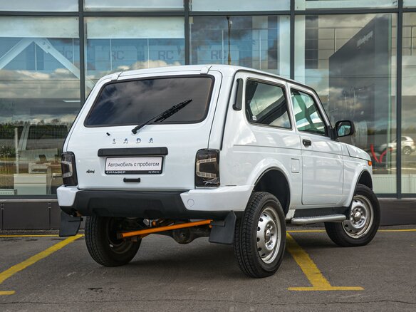 2016 Lada (ВАЗ) 2121 (4x4) Urban I Рестайлинг, белый - вид 2