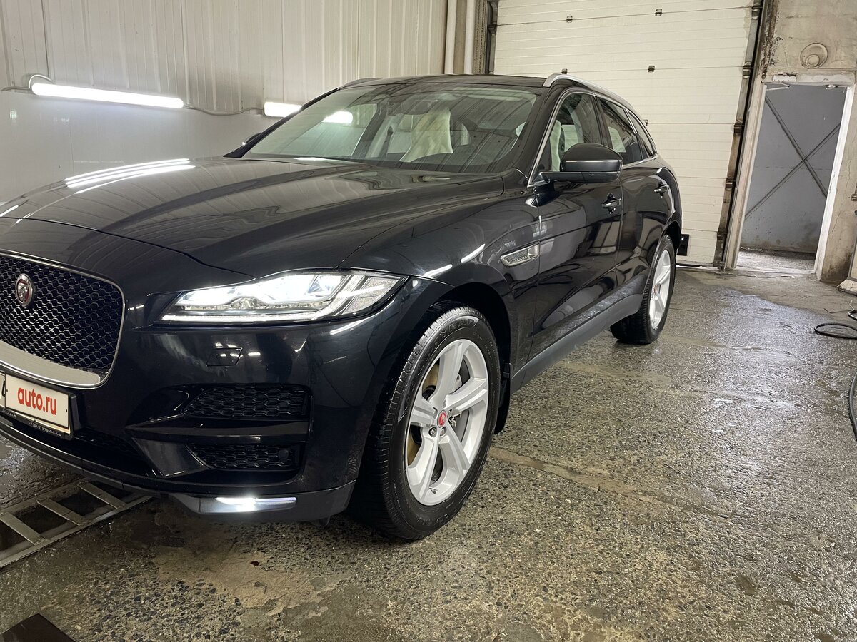 2016 Jaguar F-Pace I, чёрный, 3400000 рублей