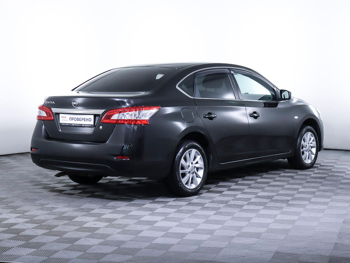 Сравнение с конкурентами: Corolla и Civic