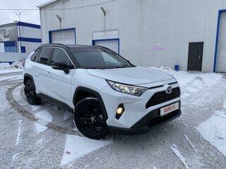 2021 Toyota RAV4 V (XA50), белый, 2750000 рублей, вид 1