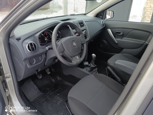 Купить б/у Renault Logan II 1.6 MT (82 л.с.) бензин механика в Миассе ...