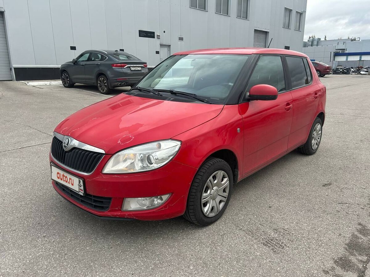 Купить б/у Skoda Fabia II Рестайлинг 1.4 MT (86 л.с.) бензин механика в ...