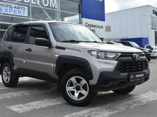 2021 Lada (ВАЗ) Niva I Рестайлинг (Travel), серебристый, 995000 рублей, вид 1