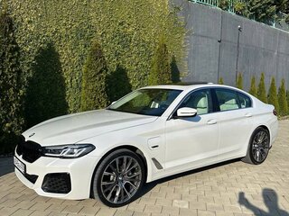 2021 BMW 5 серии 530e xDrive VII (G30/G31/G38) Рестайлинг, белый, 4600000 рублей, вид 2
