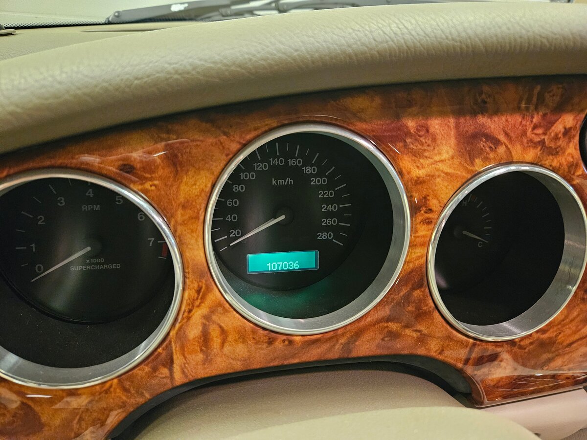 Купить б/у Jaguar XKR I 4.0 AT (363 л.с.) бензин автомат в Москве ...