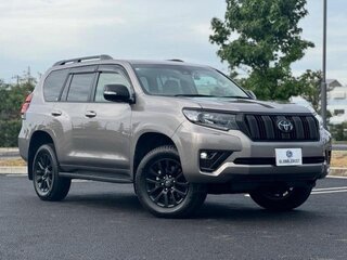 2022 Toyota Land Cruiser Prado 150 Series Рестайлинг 3, серебристый, 3690001 рублей, вид 1