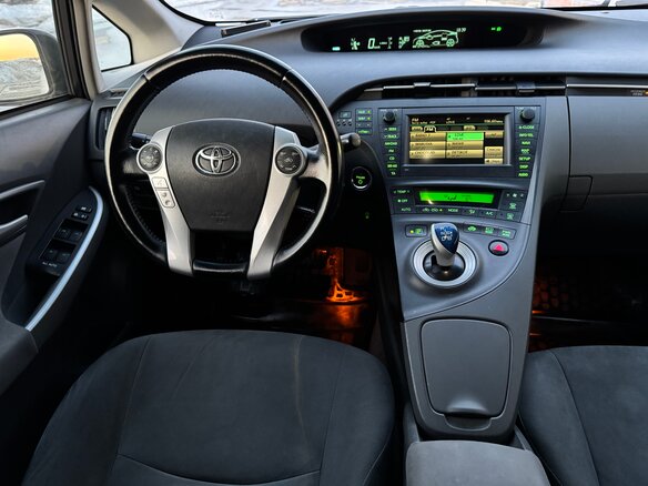 2009 Toyota Prius III (XW30), белый, 870000 рублей - вид 15