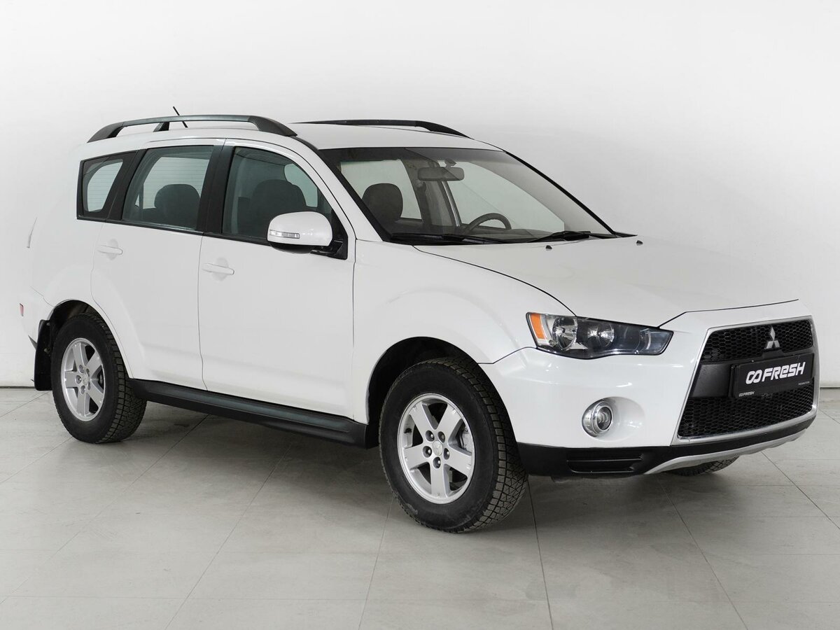 Купить б/у Mitsubishi Outlander II Рестайлинг 2.0 CVT (147 л.с.) 4WD ...