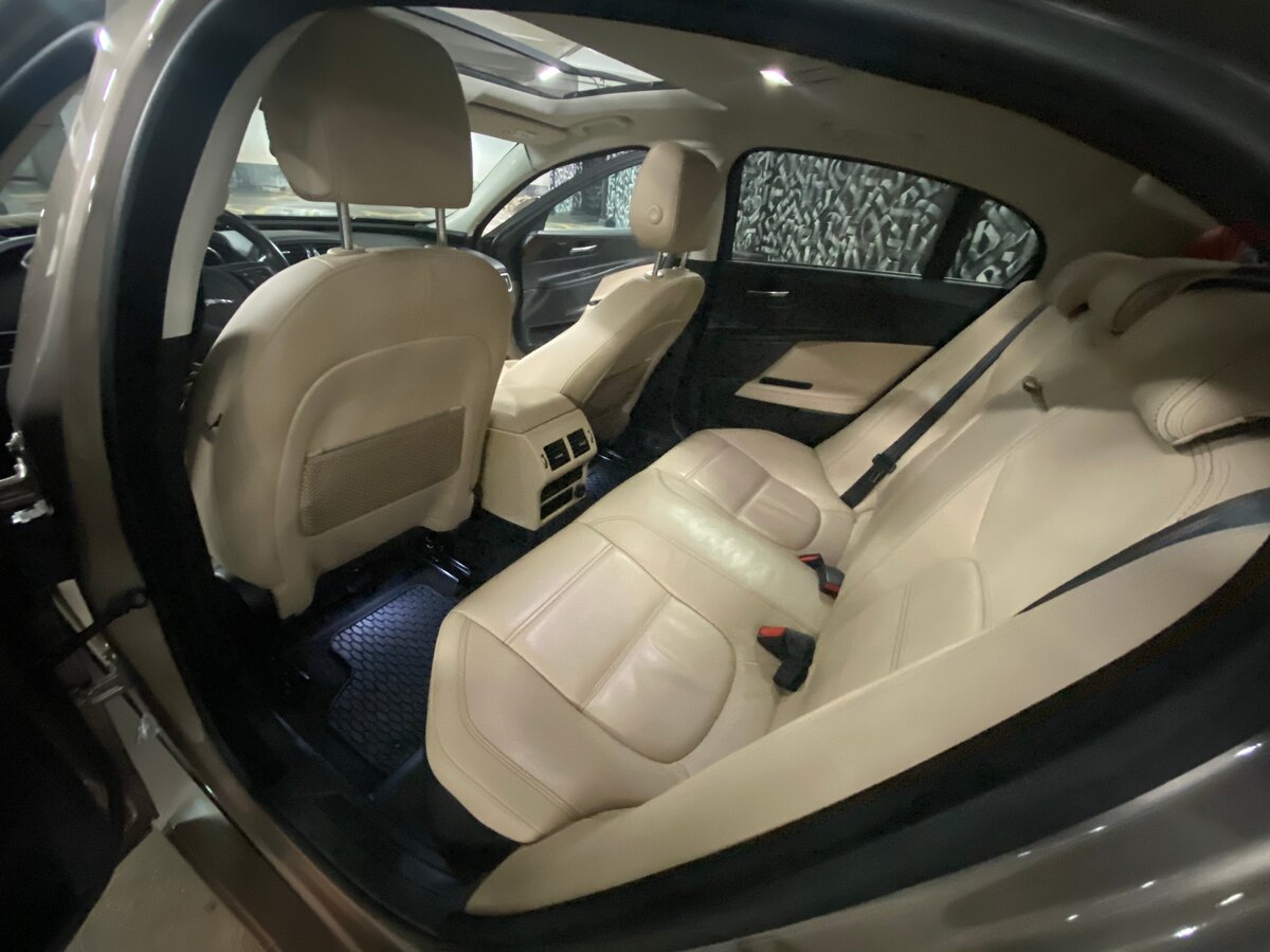 2015 Jaguar XE I, коричневый, 1930000 рублей - вид 17