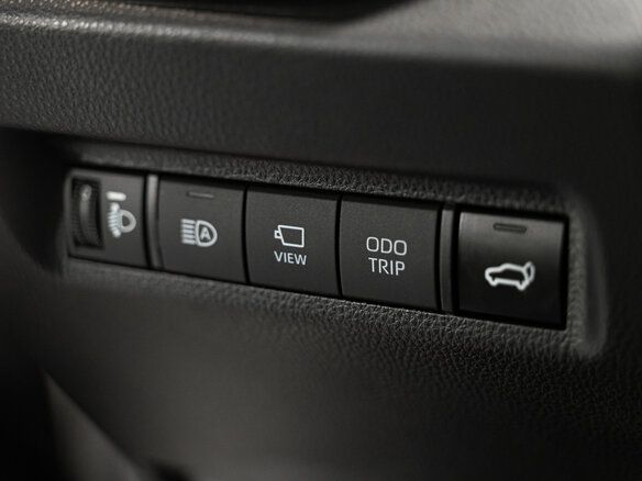 2025 Toyota RAV4 V (XA50), чёрный - вид 27