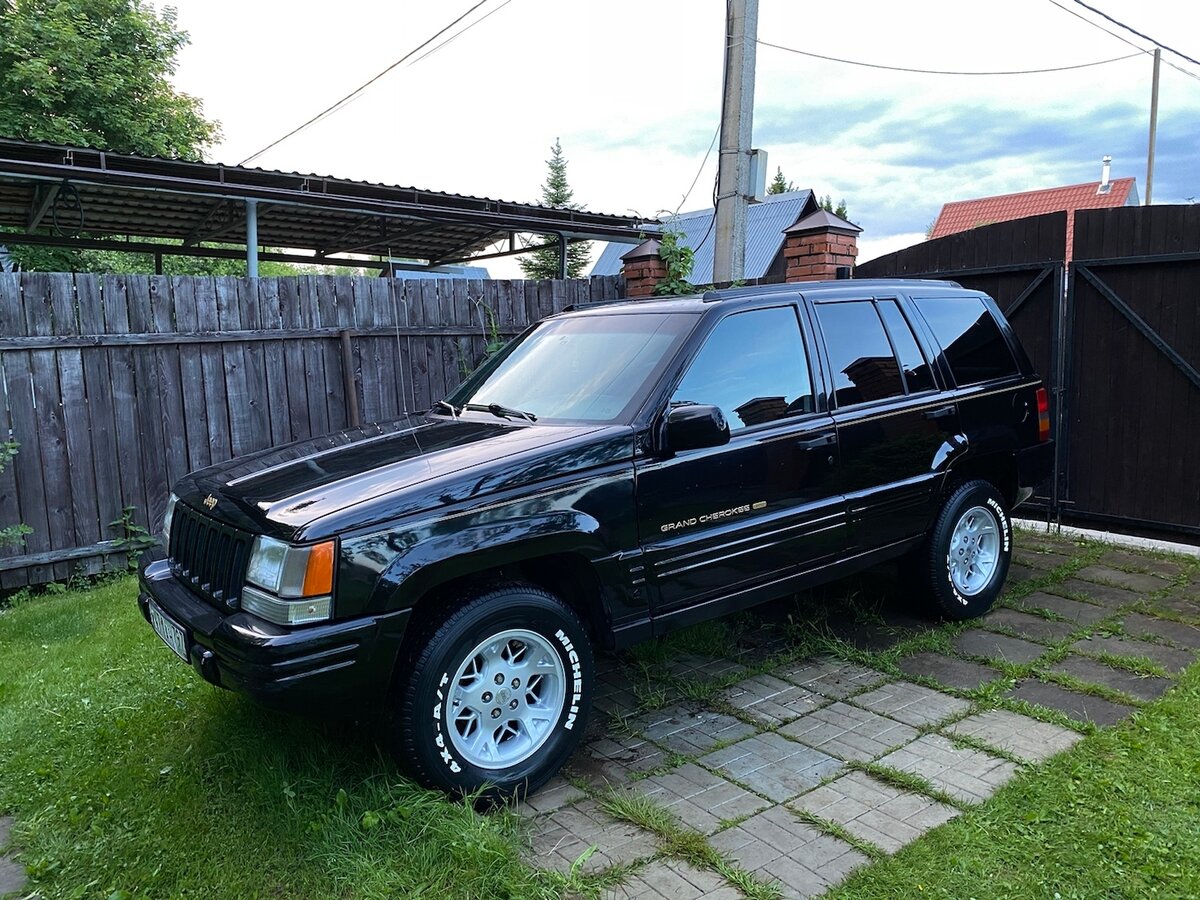 Купить б/у Jeep Grand Cherokee I (ZJ) Рестайлинг 5.2 AT (220 л.с.) 4WD ...