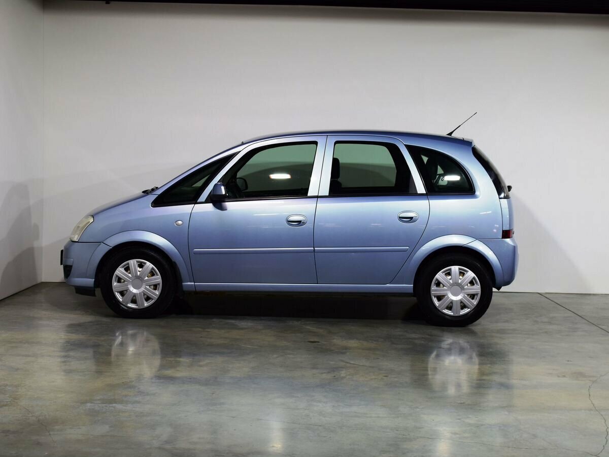 Opel Meriva белая