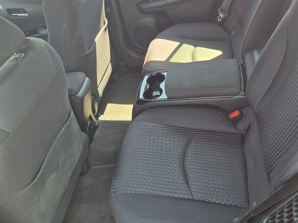 2017 Toyota Prius PHV ZVW52 Prime IV (XW50), красный, 2345000 рублей - вид 7