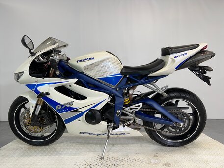 Мотоцикл Triumph Daytona 675 S.E 2010 обзор