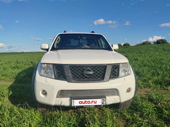 2010 Nissan Pathfinder III Рестайлинг, белый, 1400000 рублей