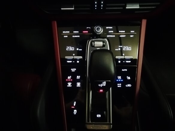 2020 Porsche Cayenne III, чёрный - вид 4