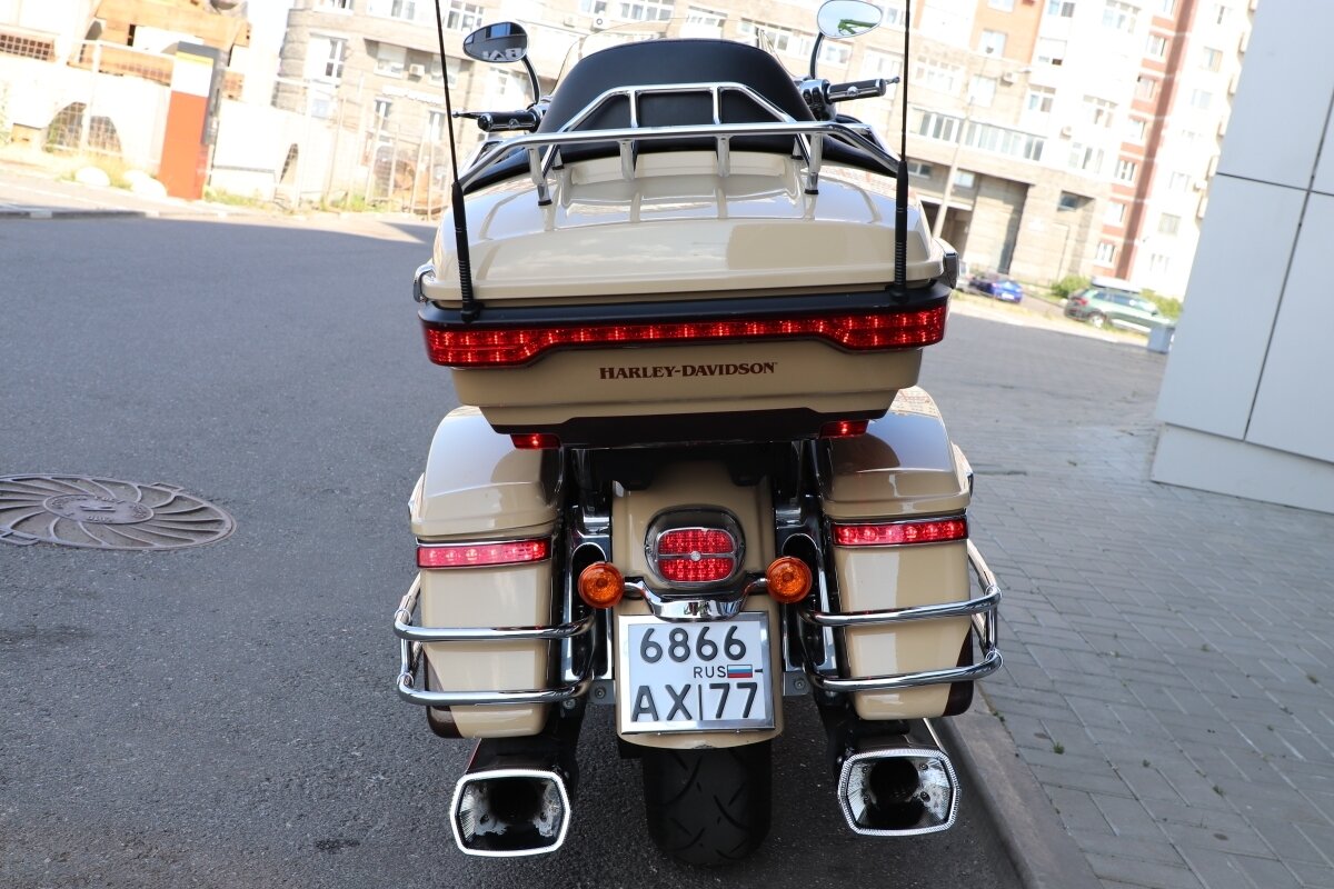 2014 Harley-Davidson Electra Glide, бежевый, 1650000 рублей - вид 10