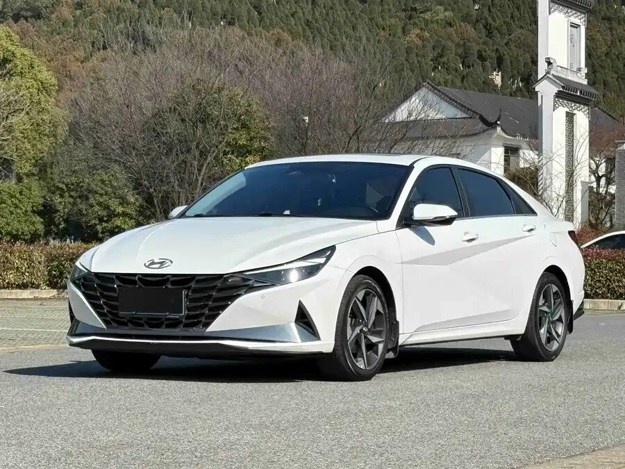Hyundai Elantra VII (CN7)