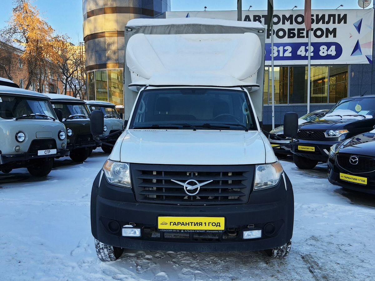 Купить б/у УАЗ Профи бензин механика в Екатеринбурге: белый бортовой