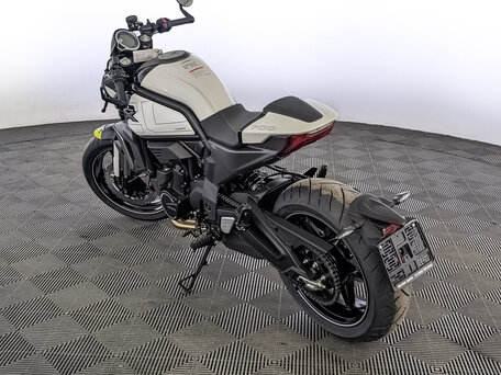 CFMOTO 700CL X Sport 6 naked bike 2024 824 900