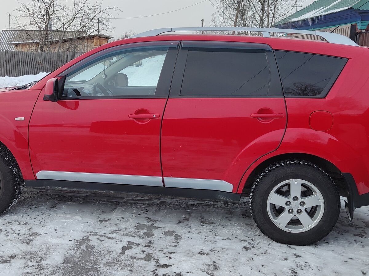 Купить б/у Mitsubishi Outlander II 2.4 CVT (170 л.с.) 4WD бензин ...
