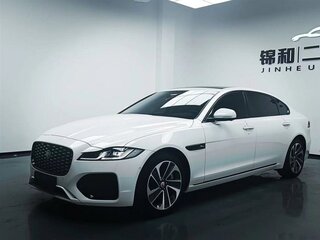 Купить б/у Jaguar XF II Рестайлинг L 2.0 AT (200 л.с.) бензин автомат во  Владивостоке: белый Ягуар XF II Рестайлинг седан 2022 года на Авто.ру ID  1120784511