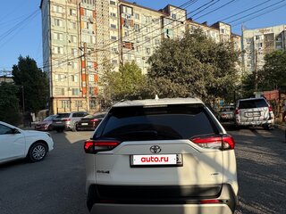 2020 Toyota RAV4 V (XA50), белый, 2900000 рублей, вид 3