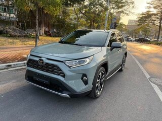 2021 Toyota RAV4 V (XA50), серый, 2028000 рублей, вид 1