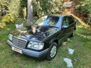 1995 Mercedes-Benz E-Класс 280 I (W124), чёрный, 1600000 рублей, вид 1