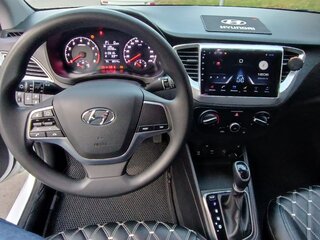 2022 Hyundai Solaris II Рестайлинг, белый, 1900000 рублей, вид 1