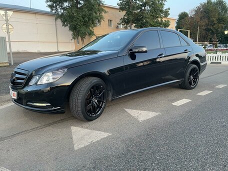 Купить б/у Mercedes-Benz E-Класс IV (W212, S212, C207) 200 7G-Tronic 1.8 AT  (184 л.с.) бензин автомат в Туле: чёрный Мерседес-Бенц Е-класс IV (W212,  S212, C207) седан 2011 года на Авто.ру ID 1119710302