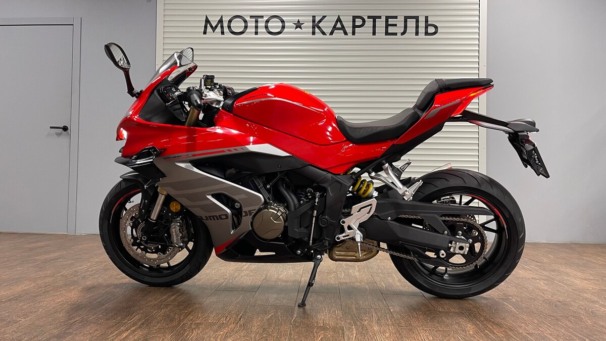 QJMotor SRK 800 RR