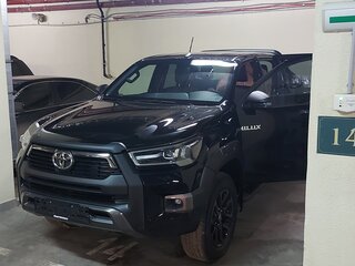 2021 Toyota Hilux VIII Рестайлинг, чёрный, 5300000 рублей, вид 1