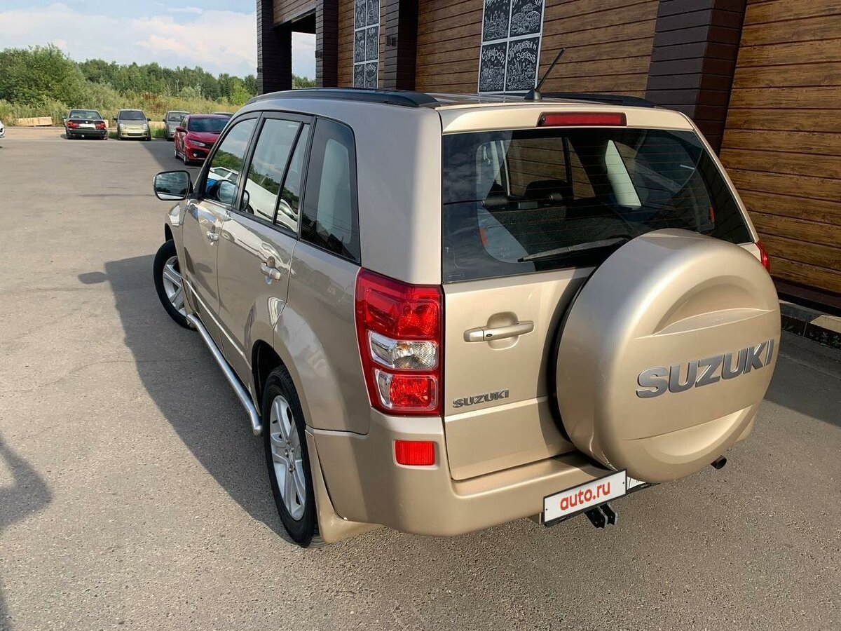 Р–С‘Р»С‚С‹Р№ Suzuki Grand Vitara