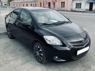 2007 Toyota Yaris II, чёрный, 820000 рублей, вид 1