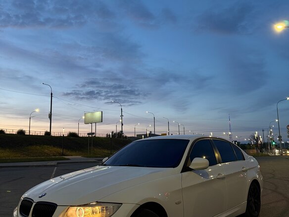2011 BMW 3 серии 320i V (E90/E91/E92/E93) Рестайлинг, белый, 1000000 рублей