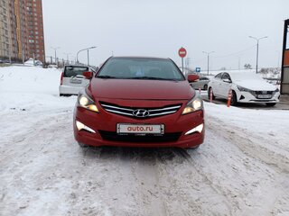 2015 Hyundai Solaris I Рестайлинг, красный, 900000 рублей, вид 1